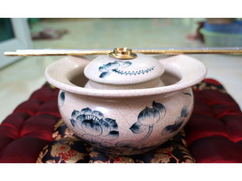 Điếu bát men rạn Hoa sen Bát Tràng bền đẹp làm quà tặng