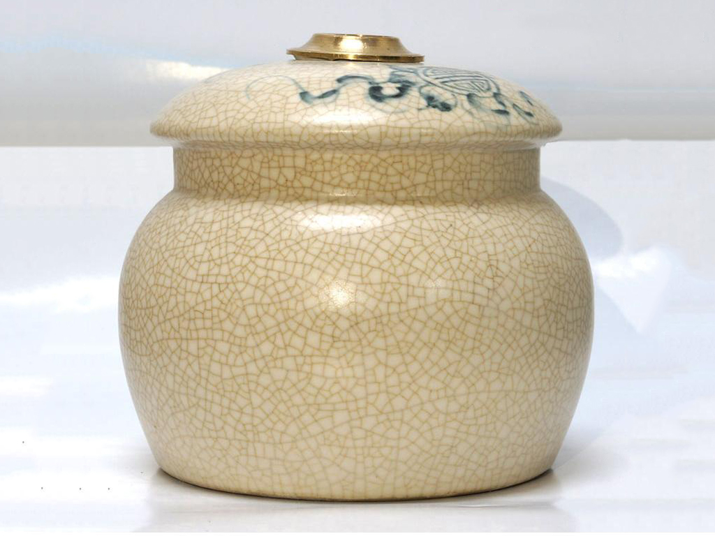 Điếu bát men rạn Song Long Chầu Nguyệt Bát Tràng độc đáo sang trọng Điếu bát men rạn Song Long Chầu Nguyệt Bát Tràng độc đáo sang trọng