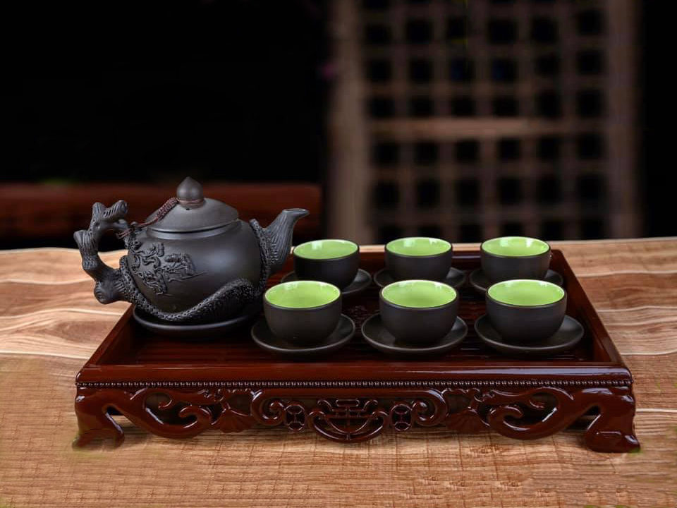 Bộ ấm chén tử sa Bát Tràng quai nổi gốc cây tùng sang trọng, quà tặng