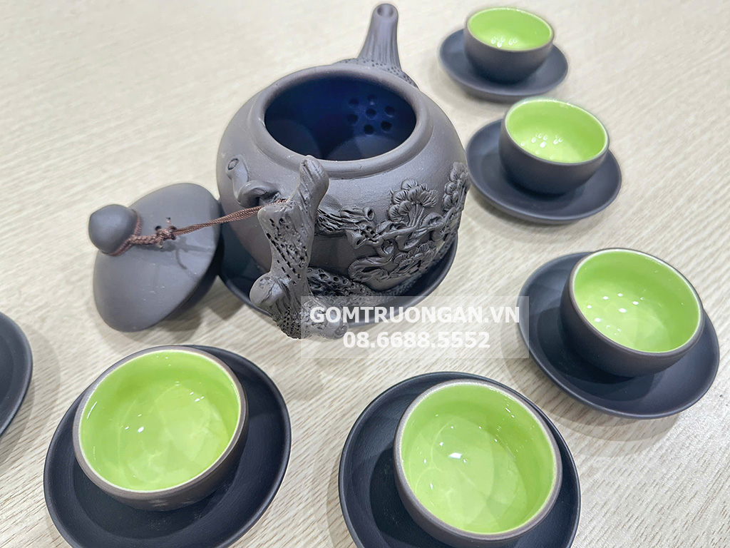 Bộ ấm chén tử sa Bát Tràng quai nổi gốc cây tùng sang trọng, quà tặng