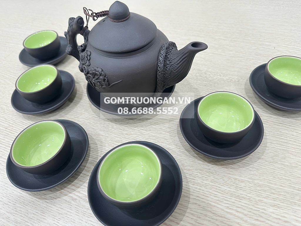 Bộ ấm chén tử sa Bát Tràng quai nổi gốc cây tùng sang trọng, quà tặng
