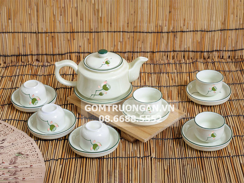 Bộ ấm chén Bát Tràng men kem đài sen sang trọng quà tặng 