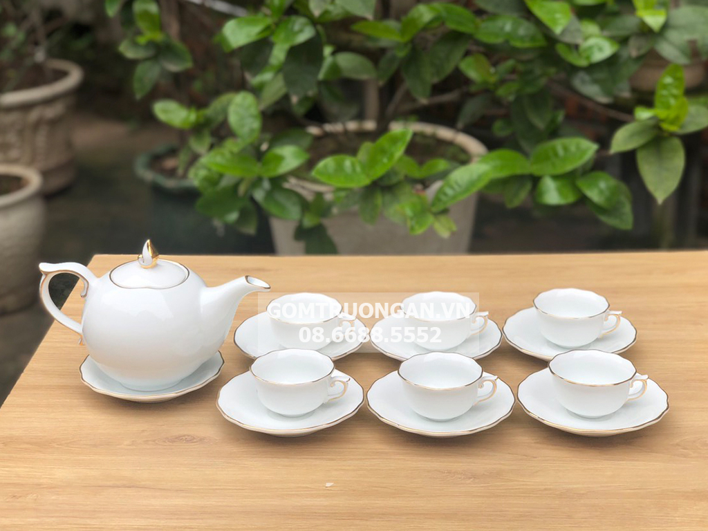 Bộ ấm chén Bát Tràng men trắng vẽ vàng kim sang trọng 14 món