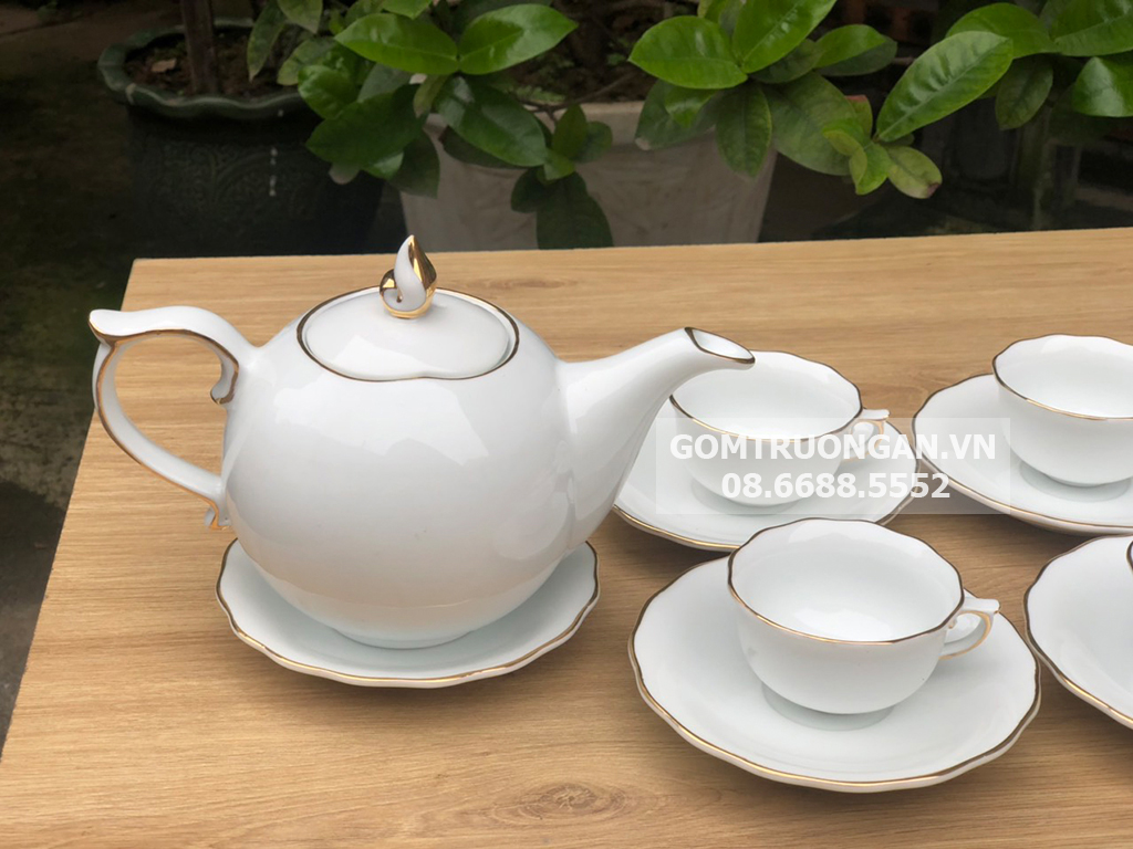 Bộ ấm chén Bát Tràng men trắng vẽ vàng kim sang trọng 14 món