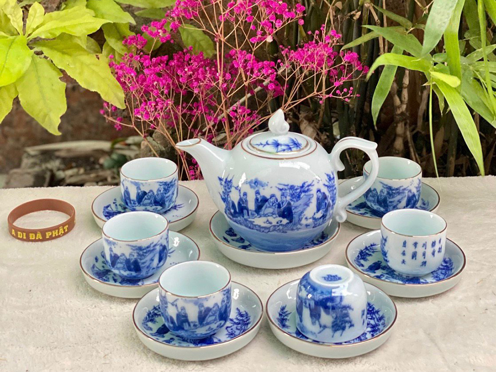 Ấm chén men lam Trúc Lâm Thất Hiền kẻ chỉ vàng Bộ ấm chén Bát Tràng 