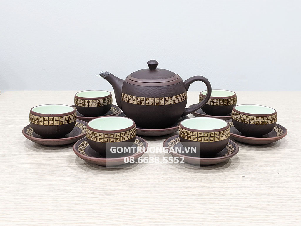 Ấm chén tử sa ghanh nâu chữ Vạn Bát Tràng sang trọng quà tặng