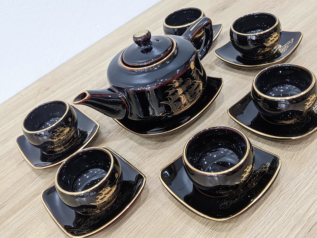 Bộ ấm trà Bát Tràng men đen bóng Thuận Buồm Xuôi Gió cao cấp sang trọng