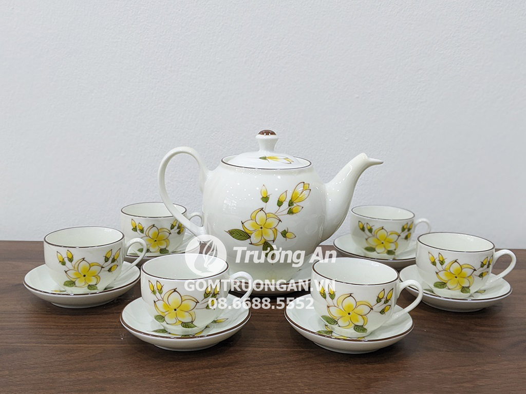 Bộ ấm chén Bát Tràng 14 món men kem vẽ tay sang trọng, tặng quà