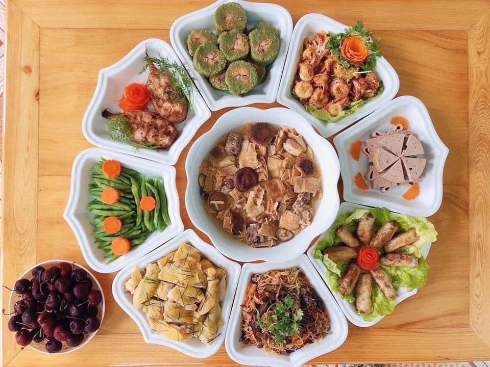 Bộ đĩa hoa mặt trời men trắng 10 người ăn đẹp Bát Tràng 