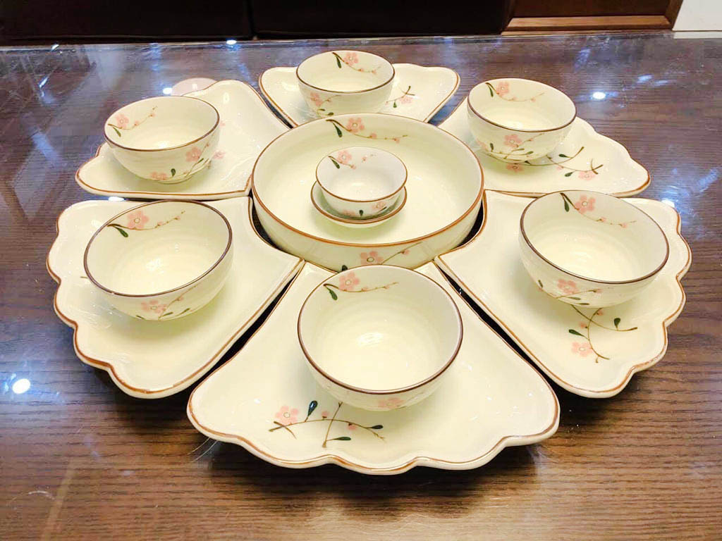 Bộ bát đĩa mâm cúng hoa mặt trời đào hồng men kem an toàn tiện lợi