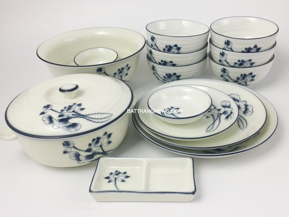 Bộ bát đĩa Bát Tràng men kem vẽ sen xanh sang trọng an toàn Bộ bát đĩa Bát Tràng men kem vẽ sen xanh sang trọng an toàn