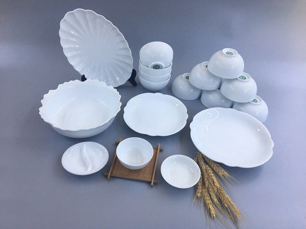 Bộ bát đĩa sứ Bát Tràng men trắng 17 món sang trọng