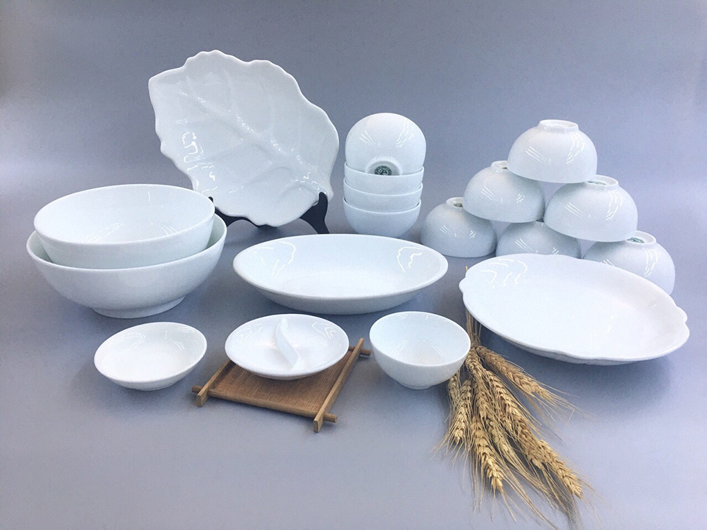 Bộ bát đĩa sứ Bát Tràng men trắng 18 món chất lượng cao