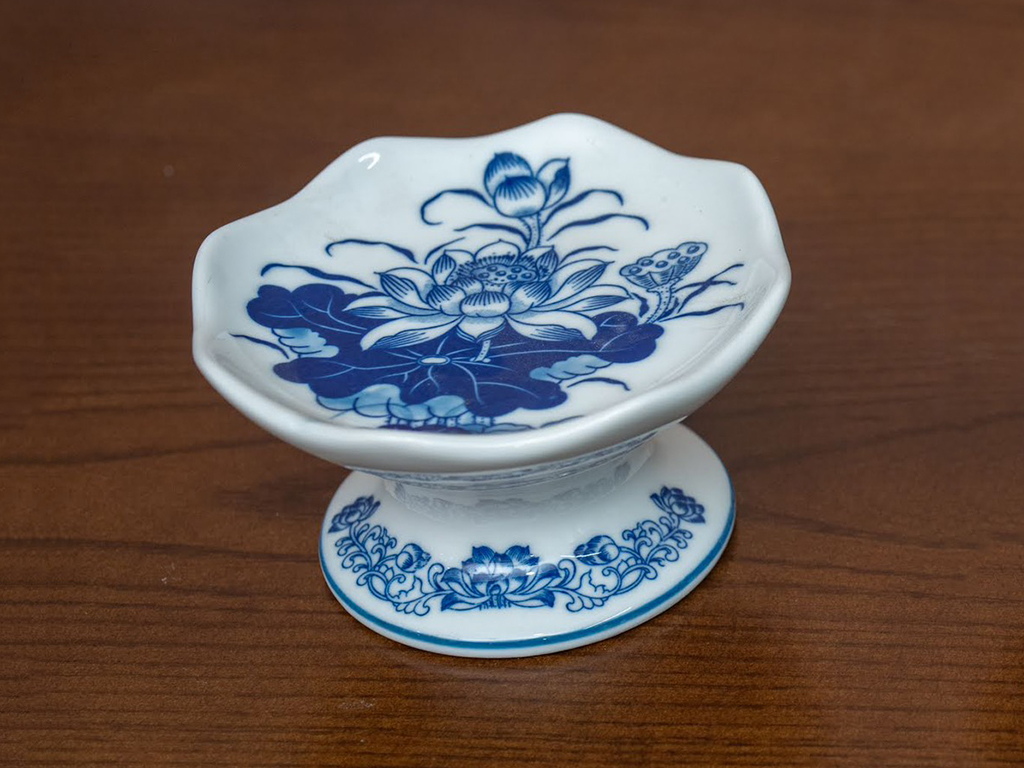 Chân nến men lam Vạn Phúc Bát Tràng đẹp sang trọng giá tốt 