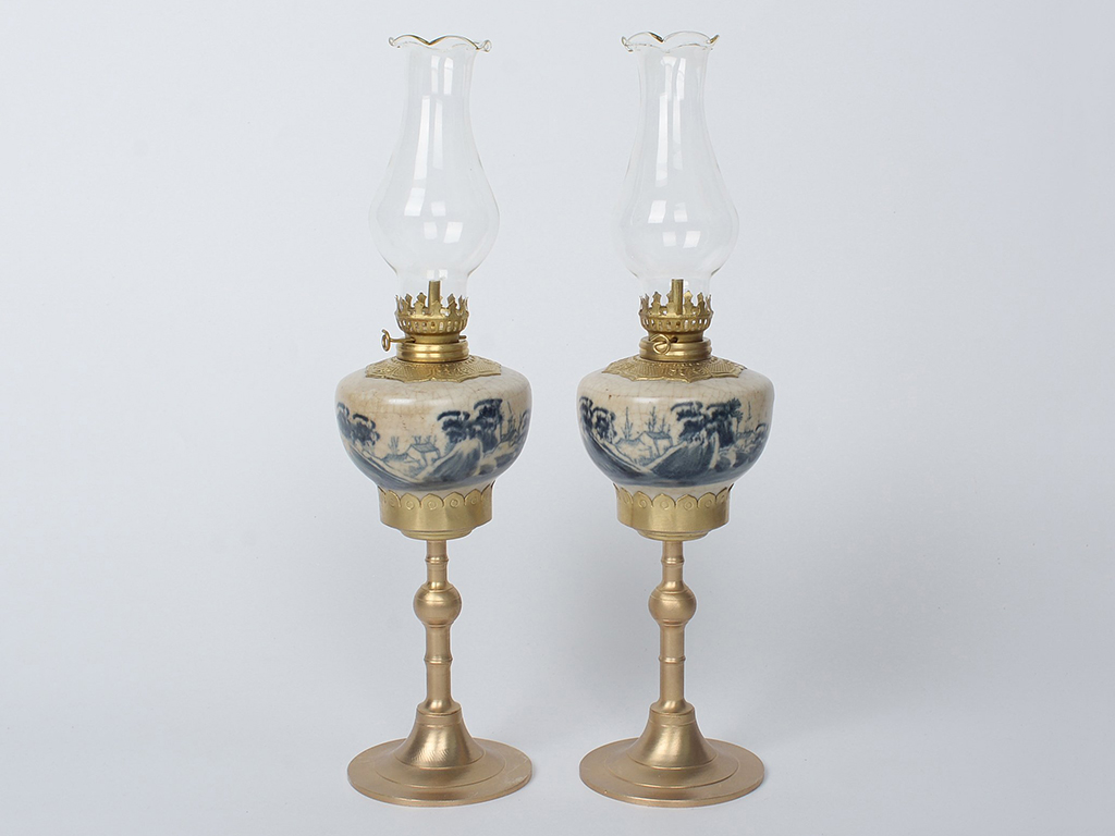 Đèn dầu thờ men rạn Bát Tràng đồng quê đẹp sang trọng mua ngay 