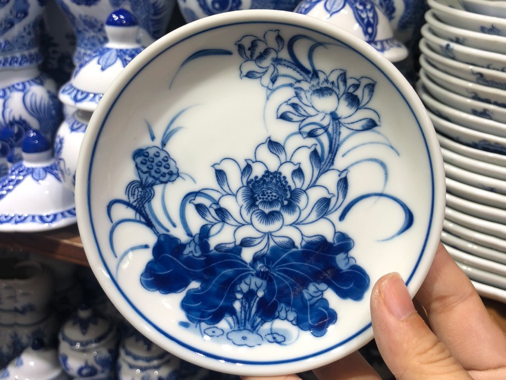 Đĩa trầu cau men lam Bát Tràng hoa sen Vạn Phúc 16cm đẹp 