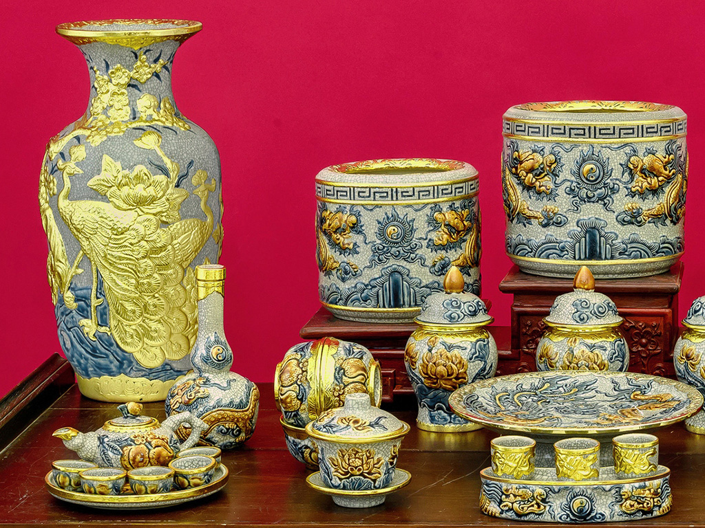 Bộ đồ thờ Bát Tràng men rạn 22 món đắp rồng dát vàng cao cấp