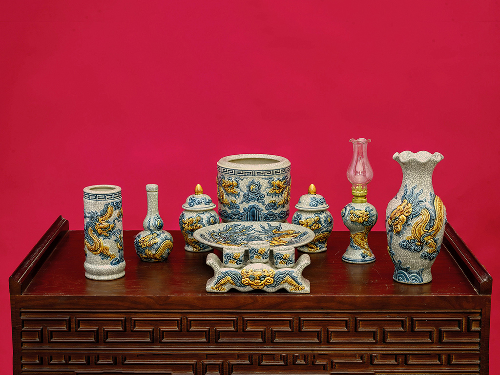 Bộ đồ thờ Bát Tràng men rạn rồng đắp nổi 10 món chất lượng 