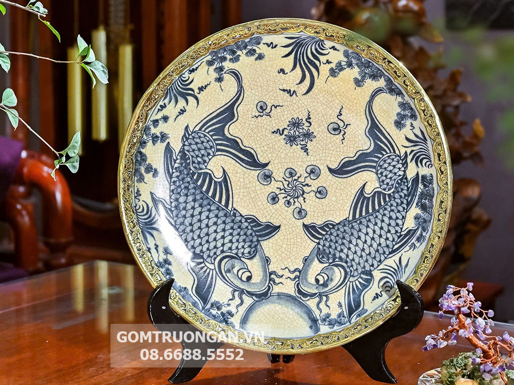 Đĩa sứ men rạn bọc đồng Cá Chép Trông Trăng 35cm trang trí quà tặng 