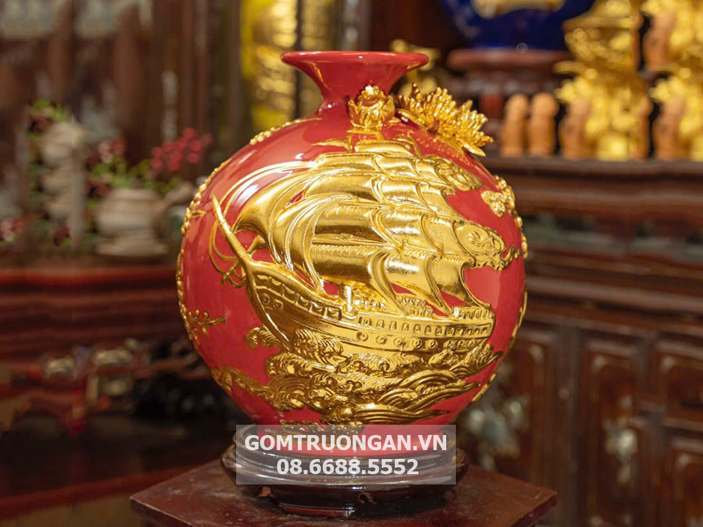 Bình hút tài lộc Thuận Buồm Xuôi Gió dát vàng 30cm mệnh Hỏa 
