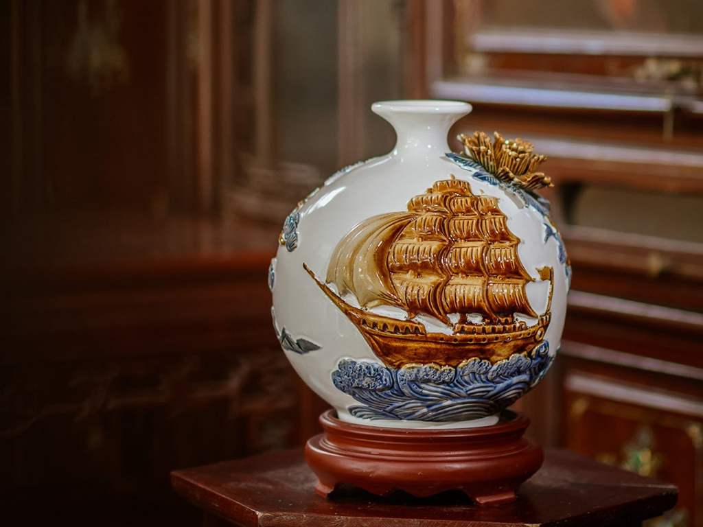 Bình hút lộc Bát Tràng Thuận Buồm Xuôi Gió 21cm phong thủy 