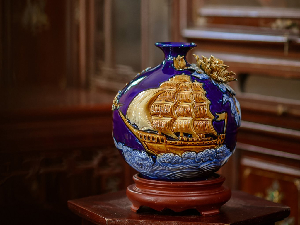 Bình Hút Lộc Thủy Mệnh Thuận Buồm Xuôi Gió Đắp Nổi 21cm 