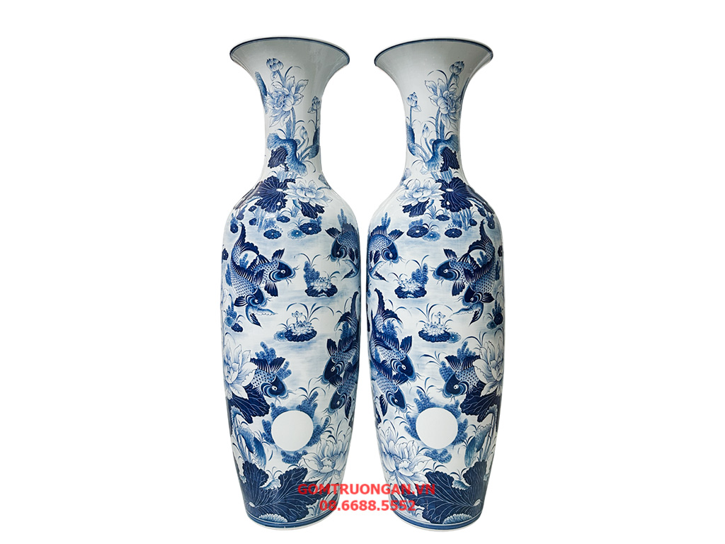 Lọ lục bình Bát Tràng men lam vẽ kỹ Lý Ngư Vọng Nguyệt 1m4 đẹp 