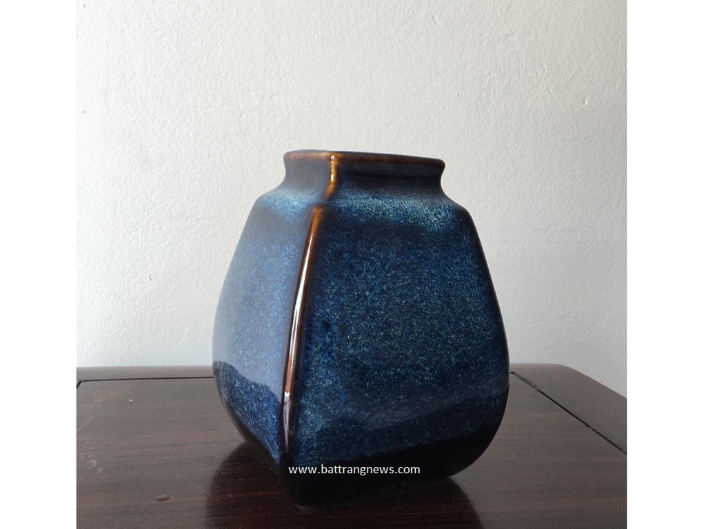 Lọ hoa Bát Tràng men hỏa biến xanh đại dương sang trọng độc đáo Lọ hoa Bát Tràng men hỏa biến xanh đại dương sang trọng độc đáo