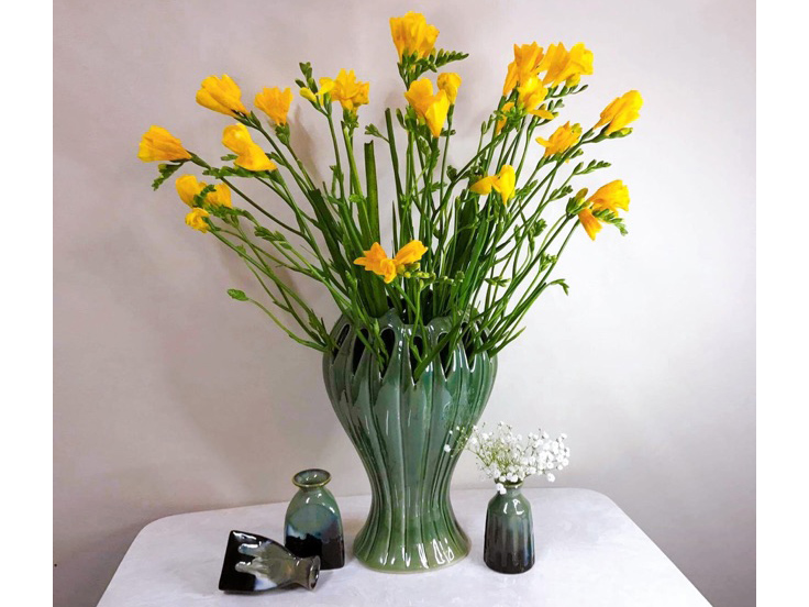 Lọ hoa Bát Tràng men hỏa biến xanh rêu 28cm dáng bàn tay phật đẹp 