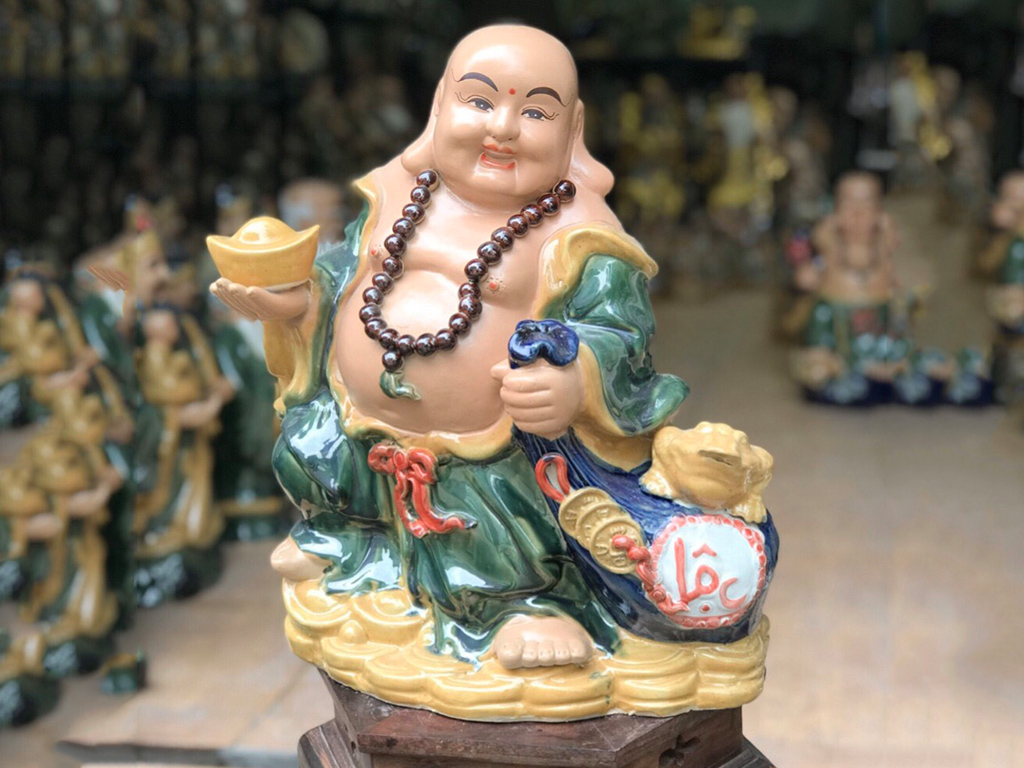 Tượng sứ Di Lặc kéo túi lộc Bát Tràng 43cm may mắn tài lộc Tượng sứ Di Lặc kéo túi lộc Bát Tràng 43cm may mắn tài lộc