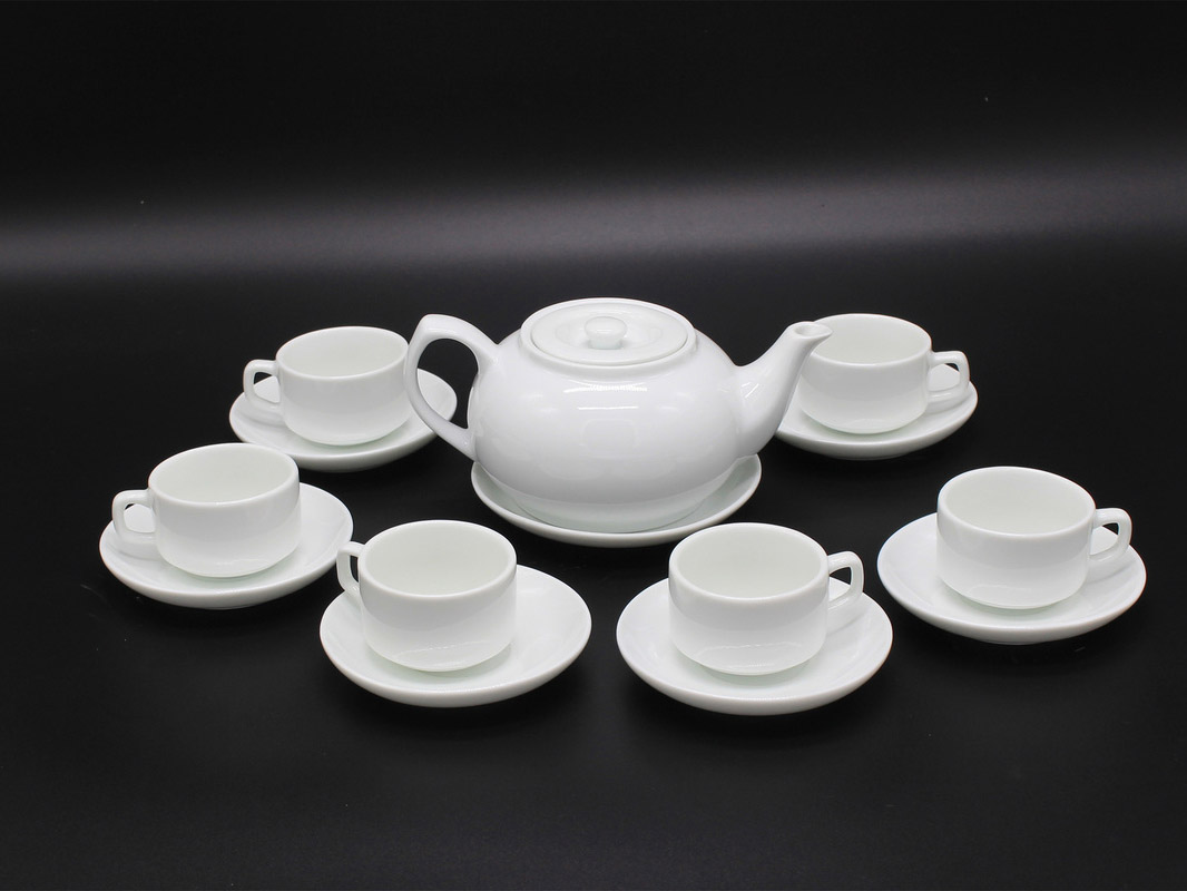 Ấm chén Bát Tràng in logo quà tặng độc đáo giá tốt 