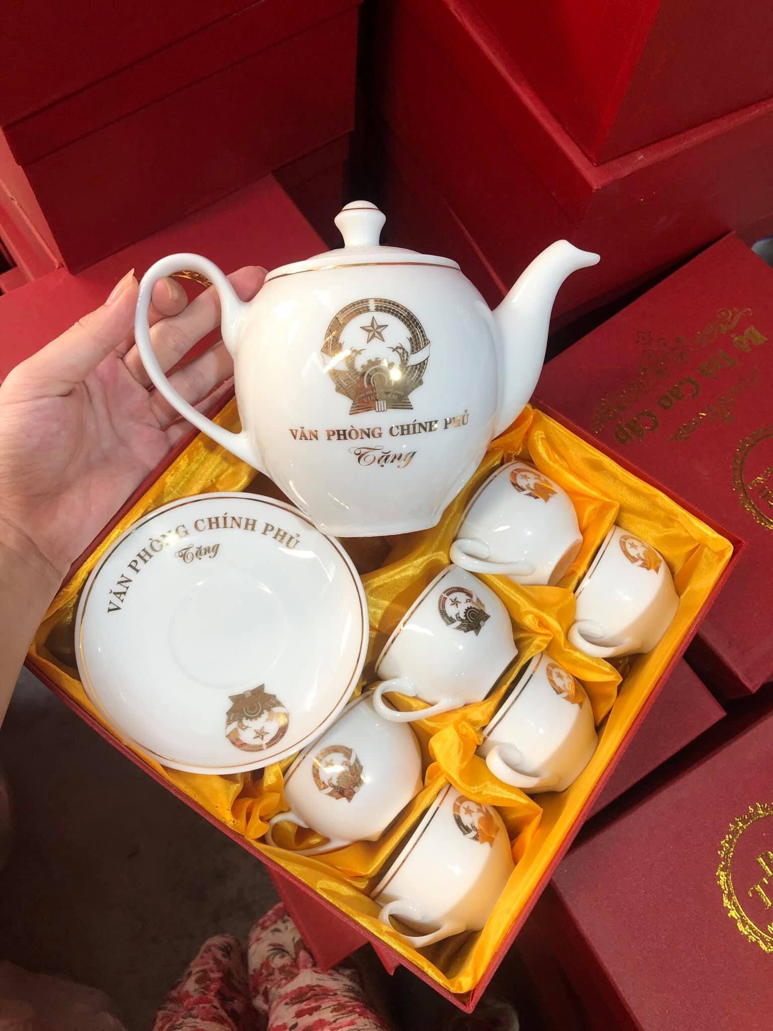 Ấm chén logo chính phủ quà tặng văn phòng sang trọng 