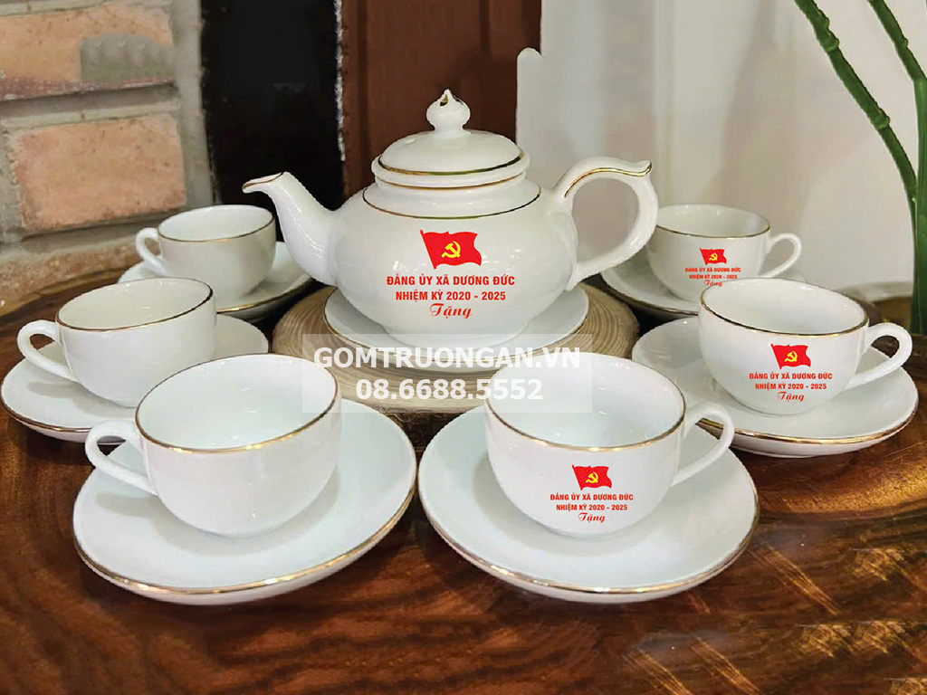 Ấm chén in logo quà tặng Đảng ủy xã Dương Đức sang trọng ý nghĩa 