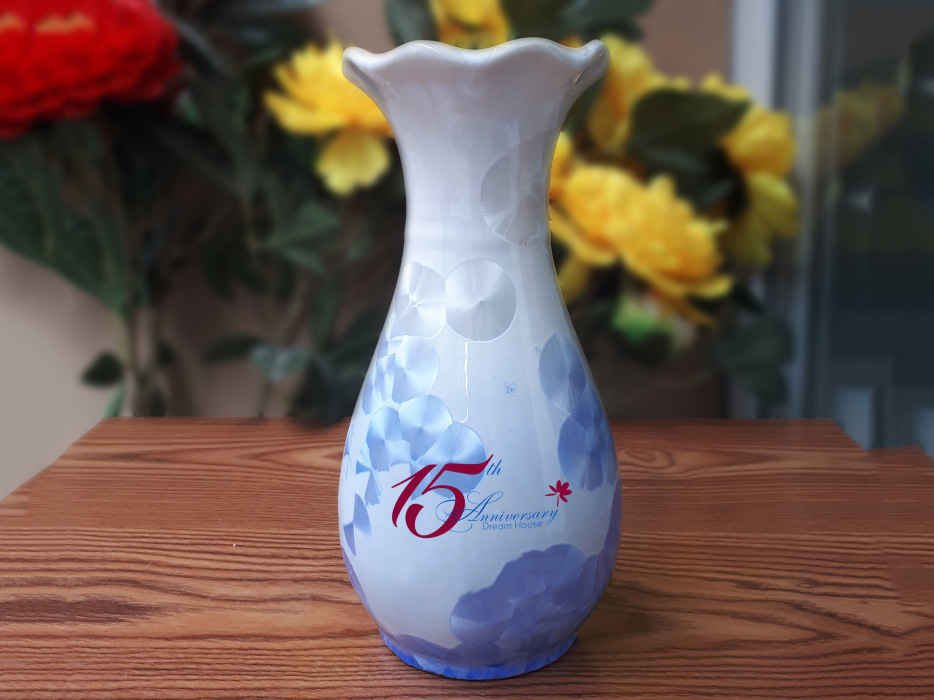 Lọ hoa men kết tinh dáng tỳ bà S4 in logo quà tặng Bát Tràng cao cấp Lọ hoa men kết tinh dáng tỳ bà S4 in logo quà tặng Bát Tràng cao cấp