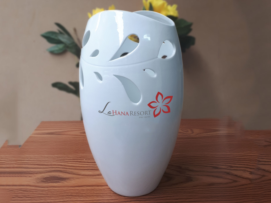 Lọ hoa sứ men trắng Bát Tràng dáng miệng cá tặng quà sang