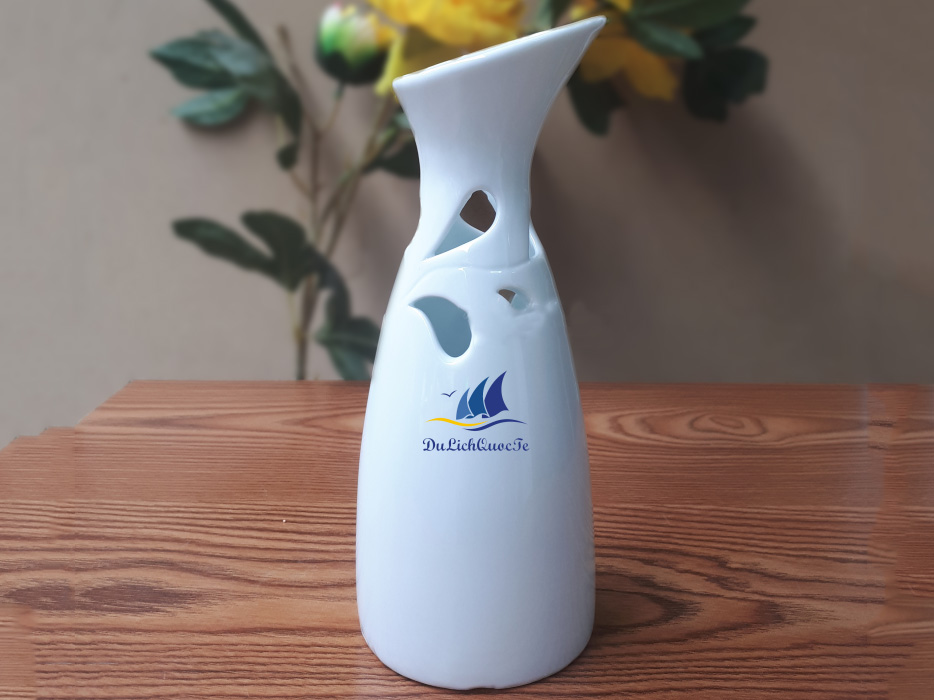 Lọ hoa sứ men trắng dáng chai vát S1 quà tặng Bát Tràng