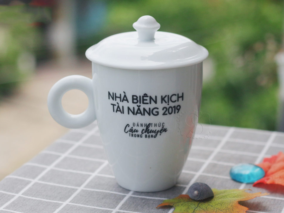 Ly sứ men trắng quai tròn bầu đẹp sang trọng mua ngay