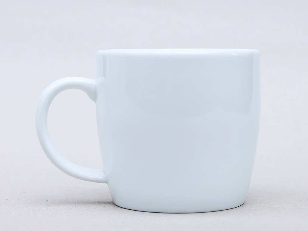 Ly sứ trắng dáng bầu đế cắt quà tặng giá rẻ in logo Bát Tràng Ly sứ trắng dáng bầu đế cắt quà tặng giá rẻ in logo Bát Tràng