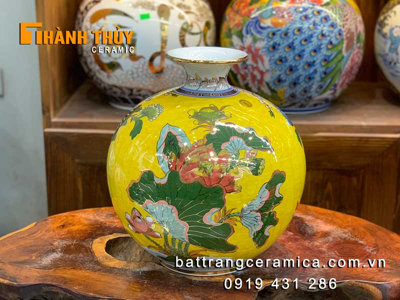 Bình hút lộc vẽ vàng chim Công Bát Tràng cao cấp sang trọng