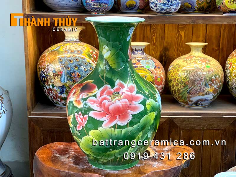 Bình củ tỏi xanh lá 60cm vẽ sen cá Bát Tràng sang trọng