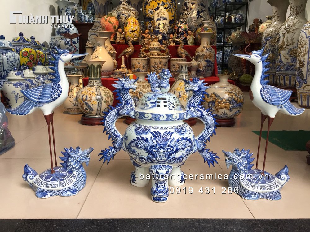 Đỉnh sứ men Lam rồng nổi cao 45cm trang nghiêm phong thủy