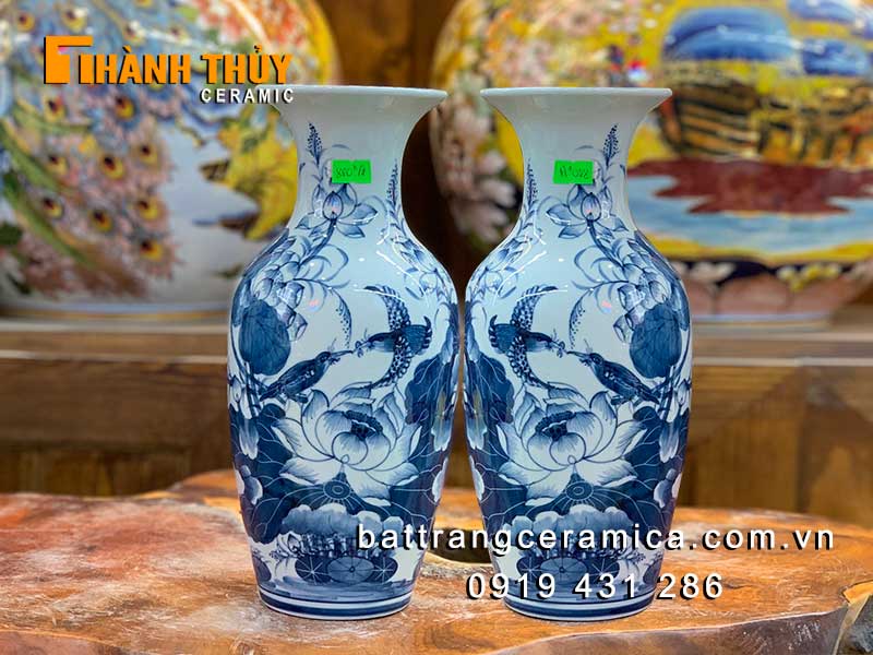 Lục bình bàn thờ vẽ Sen 28cm gốm sứ Bát Tràng cao cấp 