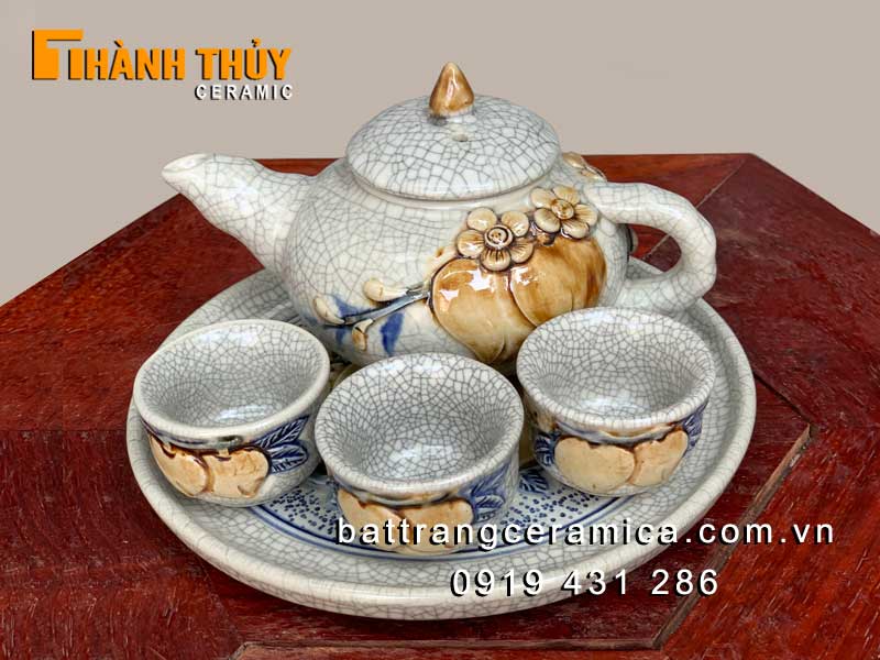 Ấm chén thờ men rạn đắp nổi Bát Tràng sang trọng mua ngay Ấm chén thờ men rạn đắp nổi Bát Tràng sang trọng mua ngay
