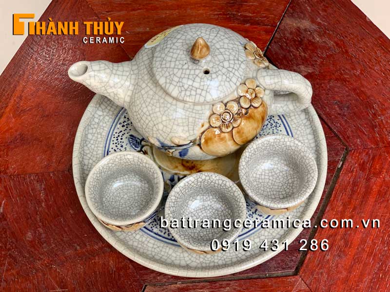 Ấm chén thờ men rạn đắp nổi Bát Tràng sang trọng mua ngay Ấm chén thờ men rạn đắp nổi Bát Tràng sang trọng mua ngay