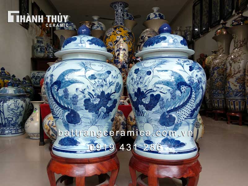 Chóe sứ Sen Chép men lam 30L sang trọng phong thủy tốt
