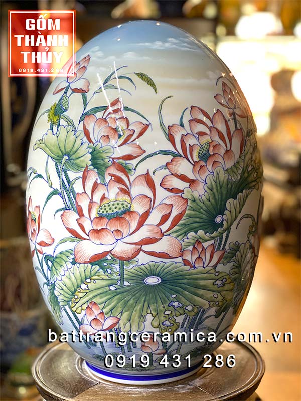 Trứng sứ Bát Tràng cao cấp hoa sen 45cm phong thuỷ đẹp sang Trứng sứ Bát Tràng cao cấp hoa sen 45cm phong thuỷ đẹp sang