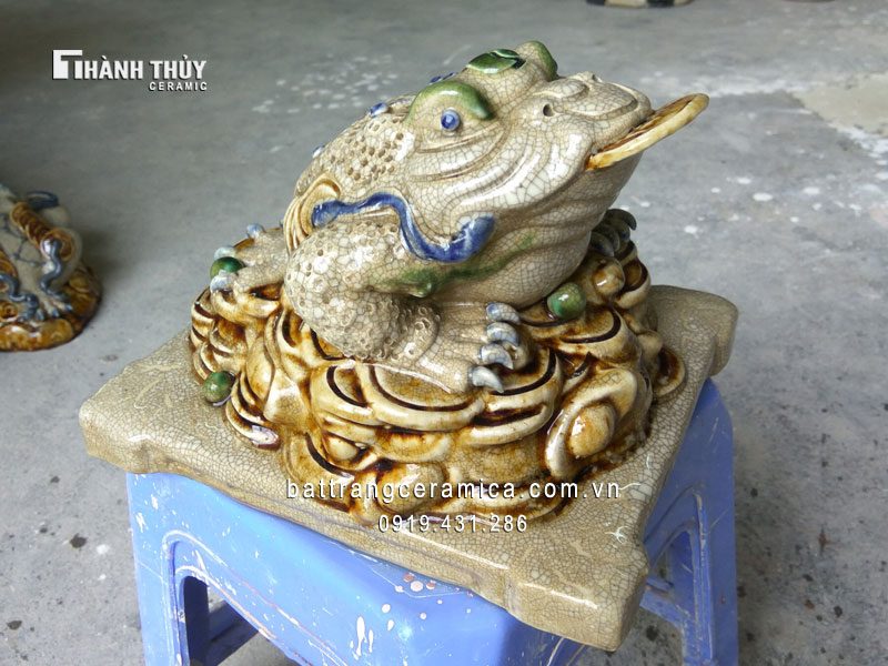 Thiềm thừ sứ men rạn cóc ba chân tài lộc may mắn phong thủy