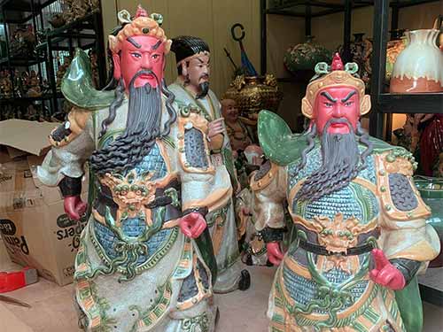Tượng Quan Vân Trường gốm sứ Bát Tràng 90cm đao lớn phong thủy 