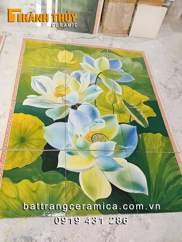 Tranh gốm Bát Tràng ngoài trời hoa Sen sang trọng bền đẹp