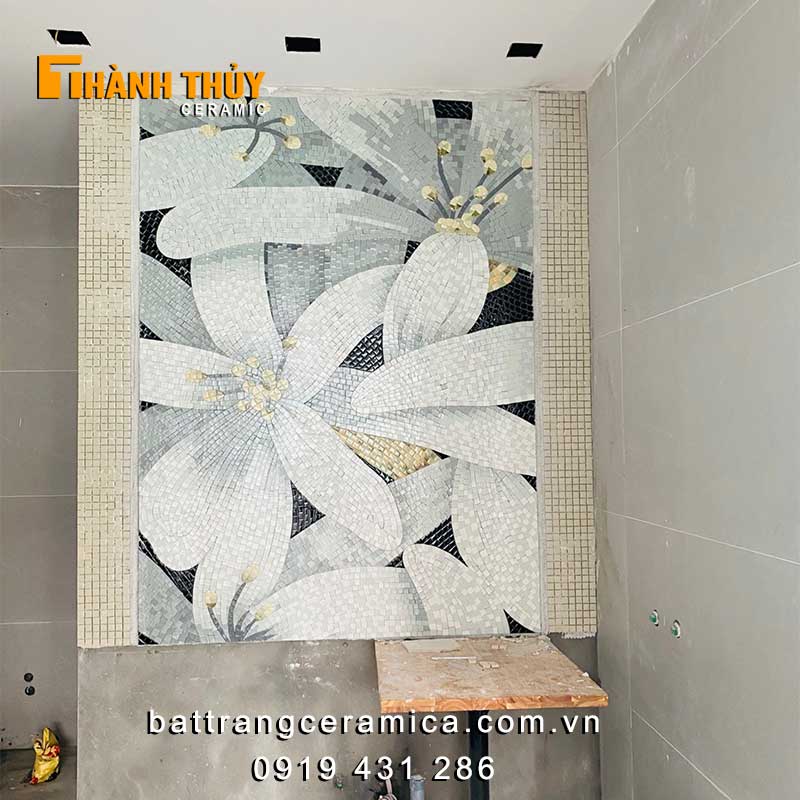 Tranh mosaic ốp nhà tắm gốm sứ Bát Tràng hoa văn đẹp